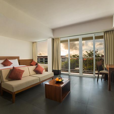 Paragon Hotel Seminyak Екстериор снимка